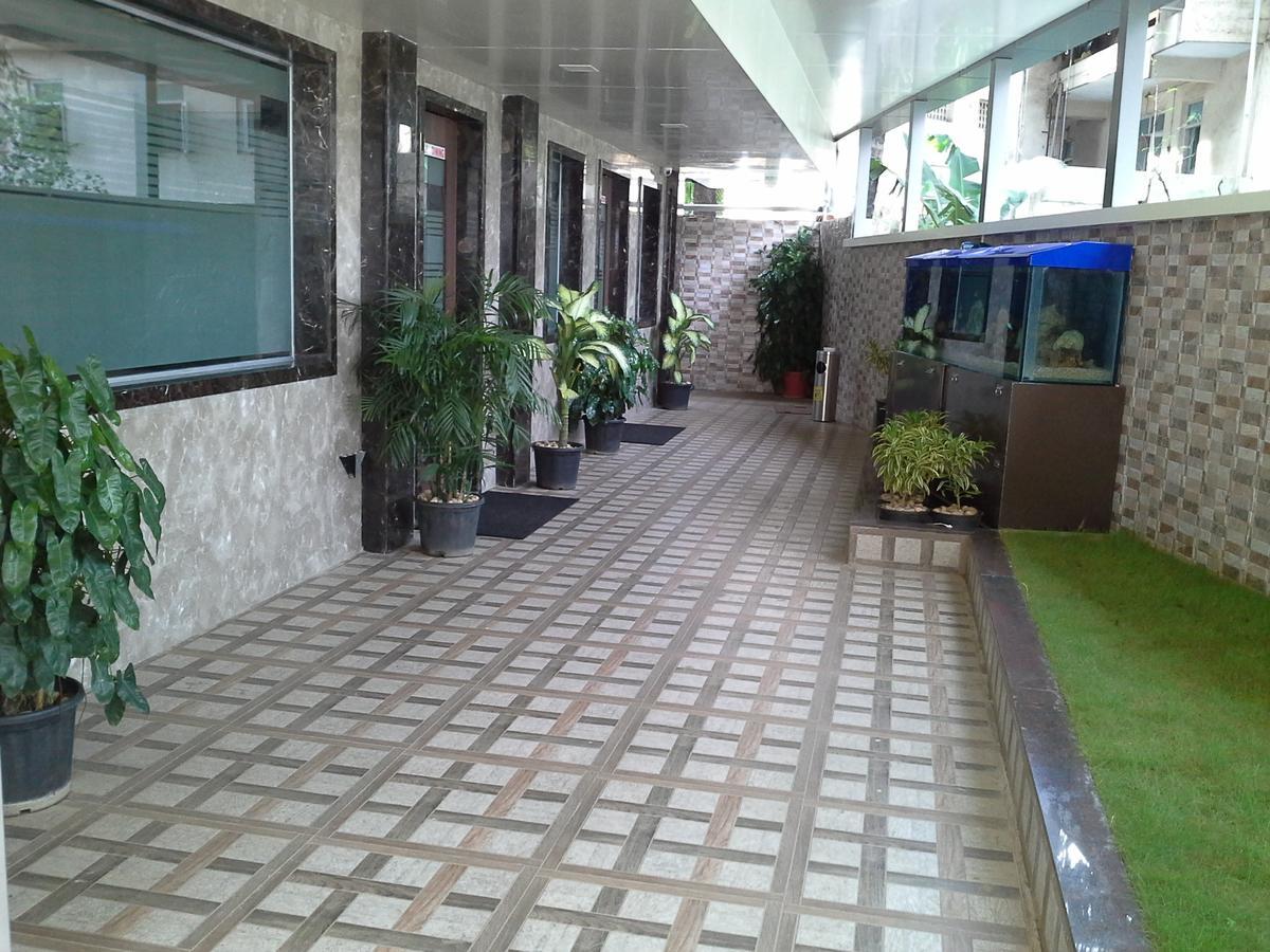 Hotel Galaxy Vaibhav Vasai Esterno foto