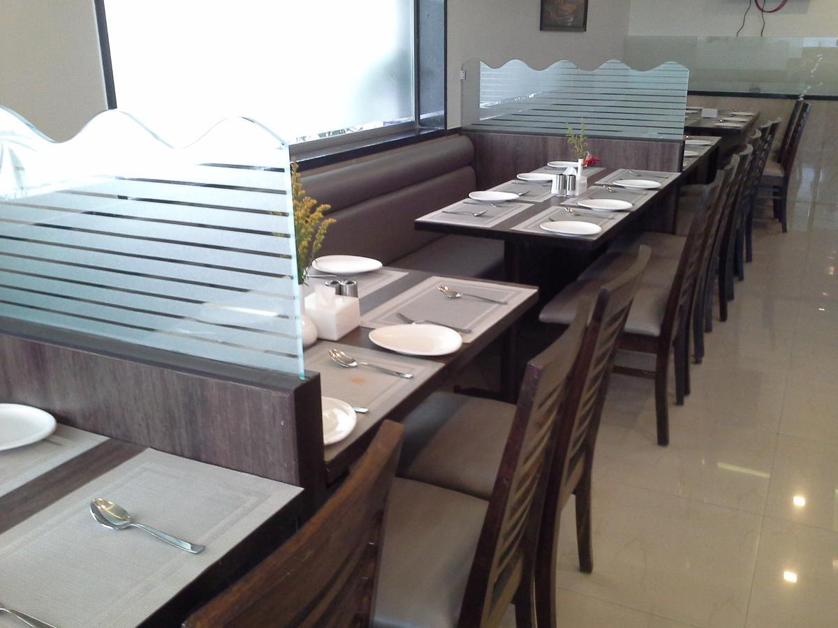 Hotel Galaxy Vaibhav Vasai Esterno foto